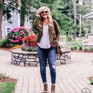 Meet your Posher, Kelly